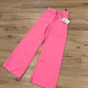Brand new Zara Marine Straight jeans in pink - fuscia size us 6, eur 38. Tags on